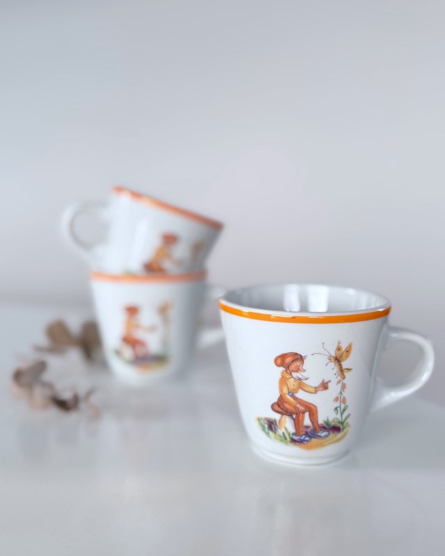 Filiżanka z krasnalem PRL Lubiana