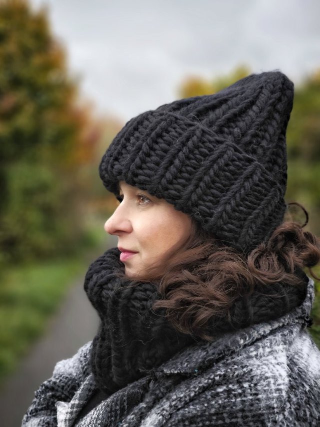 Czarna czapka z wełny peruwiańskiej WOOLY