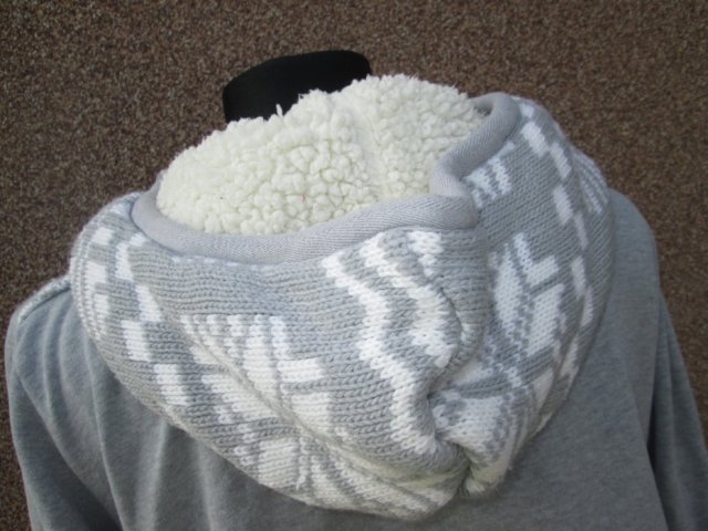 Ciepła bluza - 46(48)