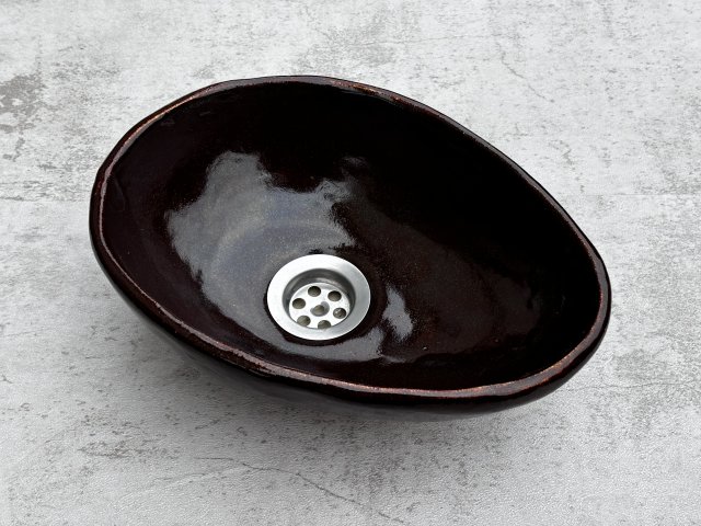 Umywalka ceramiczna do małej łazienki