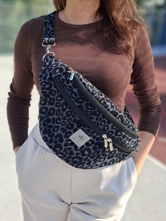 Żakardowa nerka XL w panterkę Szara