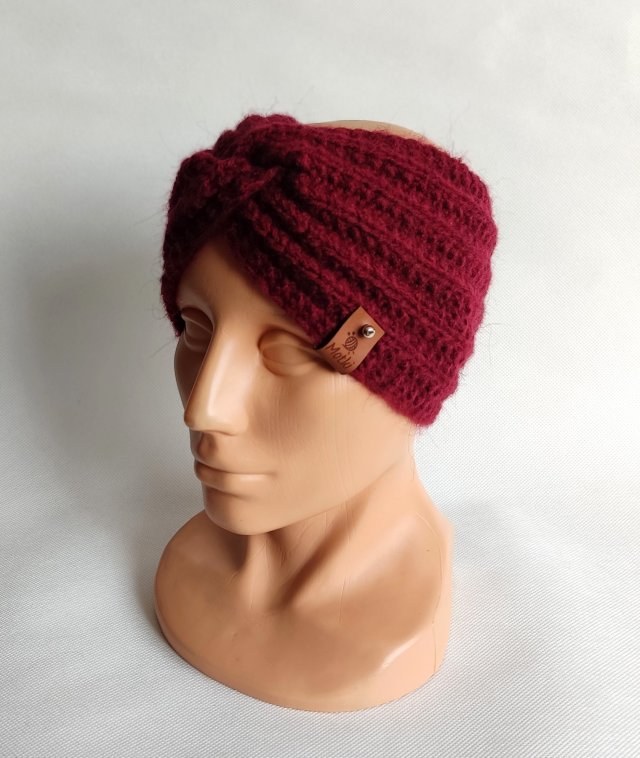 Opaska ręcznie robiona na drutach, bordowa.