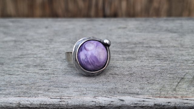 Czaroit - pierścionek regulowany