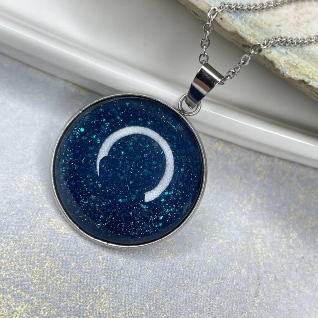 Wisior lśniący jak rozgwieżdżone niebo Dolunay e35/34