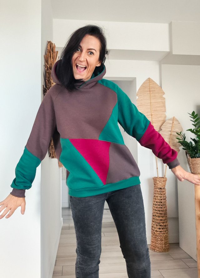 Ciepła pachworkowa bluza z kapturem