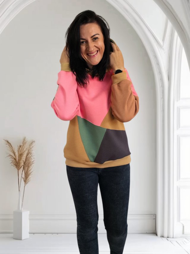 Ciepła pachworkowa bluza z kapturem