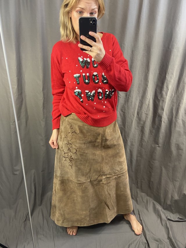 skórzana spódnica z haftem