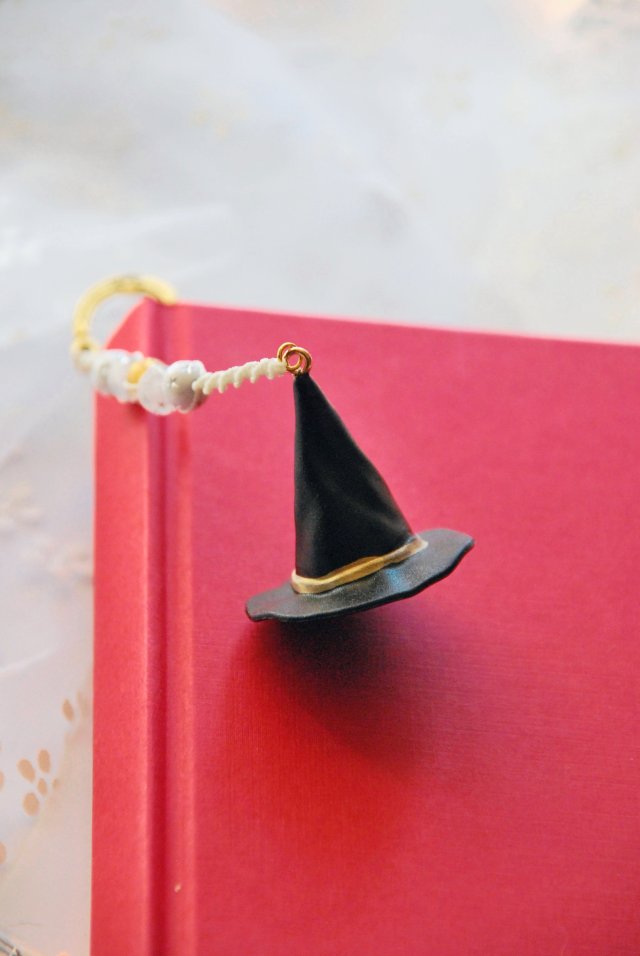 Metalowa zakładka do książki dla czarownicy