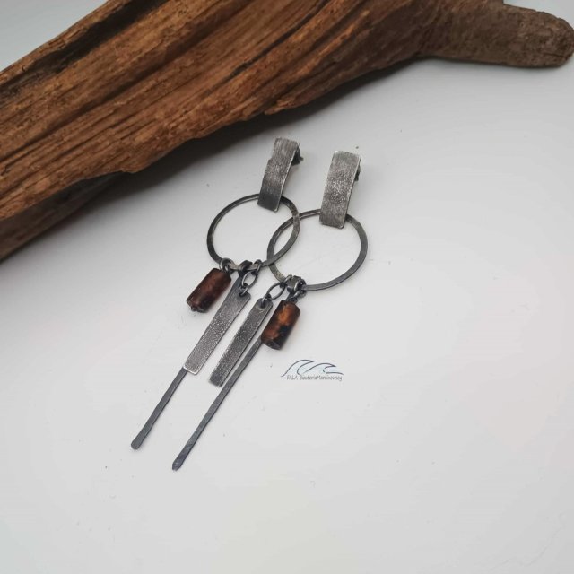 Kolczyki z bursztynem.