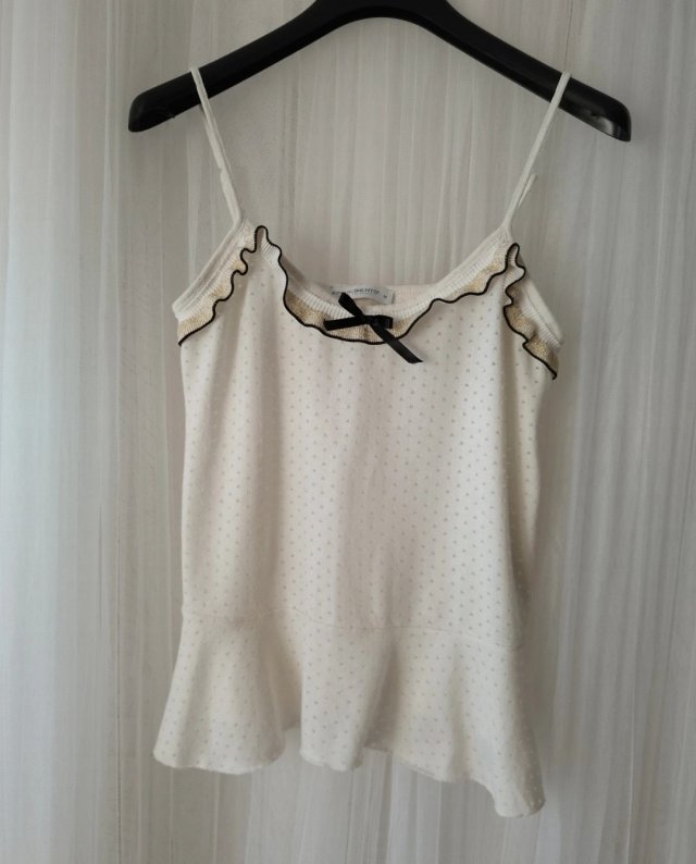 Rinascimento M L top damski bluzka na ramiącza jasny beż złotka nitka ażurowa kokardka