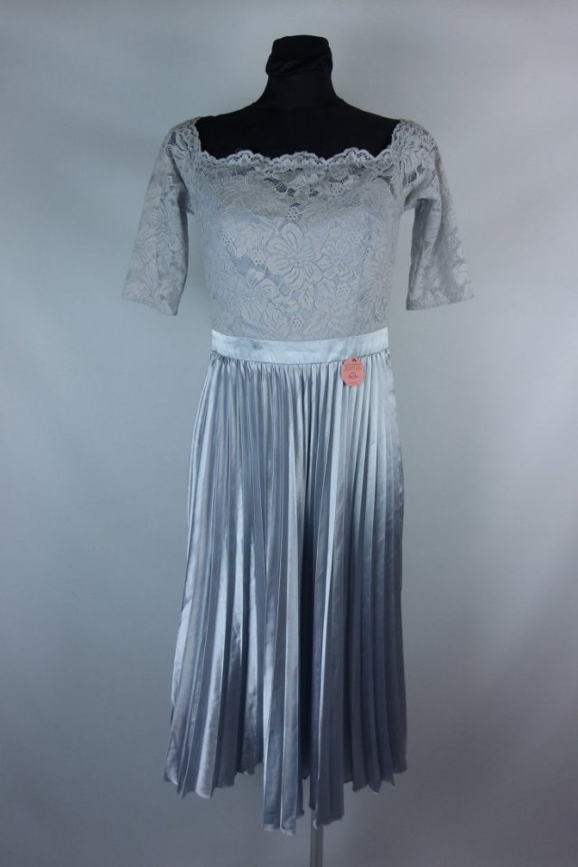 Chi Chi Tyana satynowa sukienka midi plisowana z metką 10 / 36