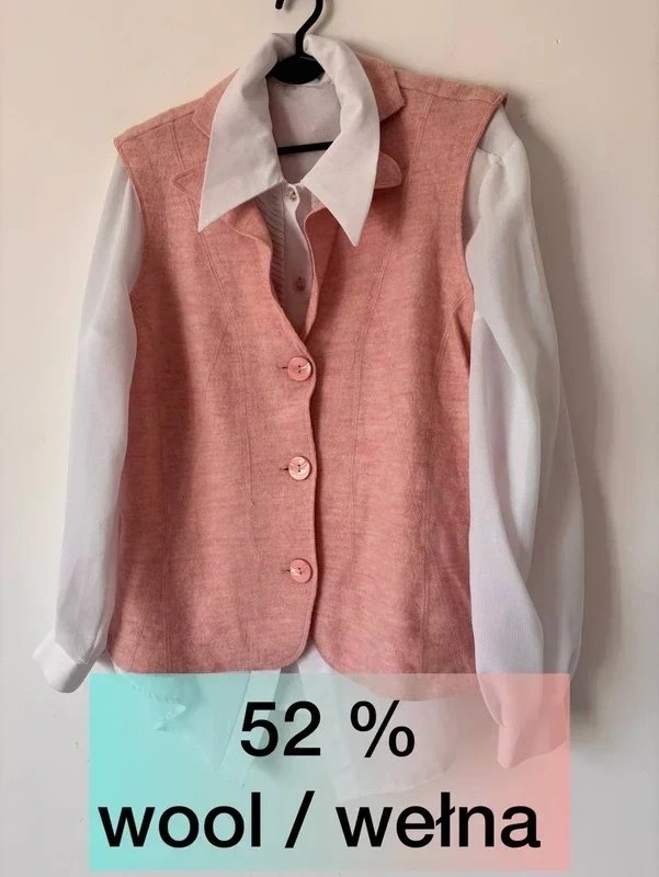 Różowa wełniana kamizelka vintage – kobiecy pastelowy old money styl