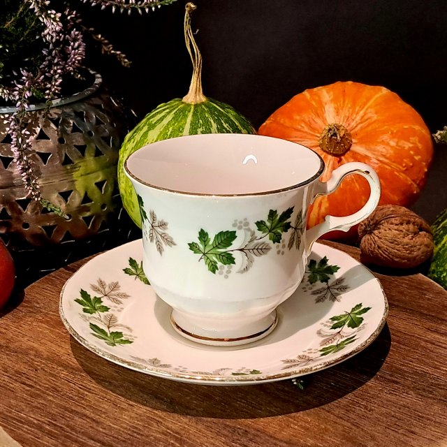 Angielska porcelana filiżanka i spodek wzór bluszcz