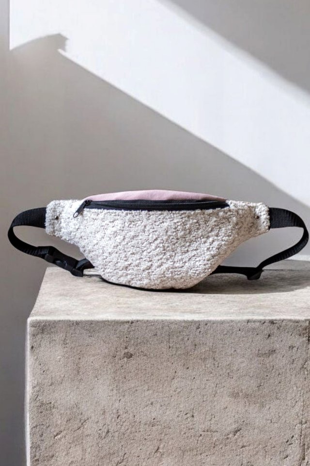 Nerka L baranek pudrowa klapa