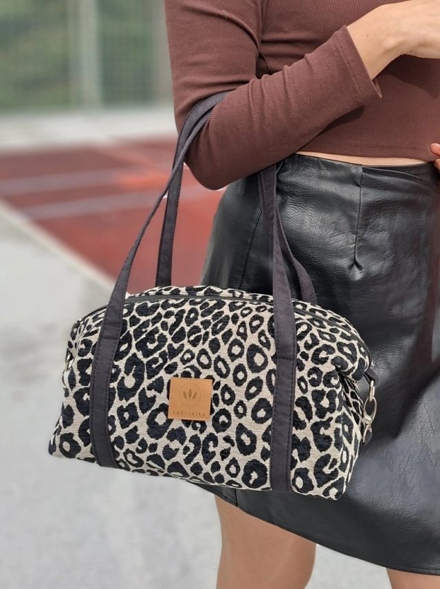 Żakardowa torebka bagietka w panterkę Beżowa