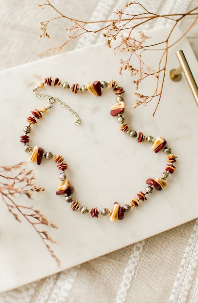 naszyjnik z koralikami