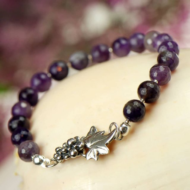 Bransoletka z ametystów w winogronowym kolorze a836