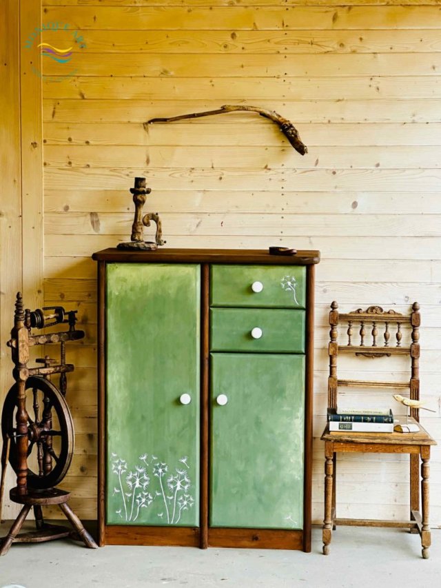 Ręcznie malowana, zielona komoda, szafka na buty, bieliźniarka