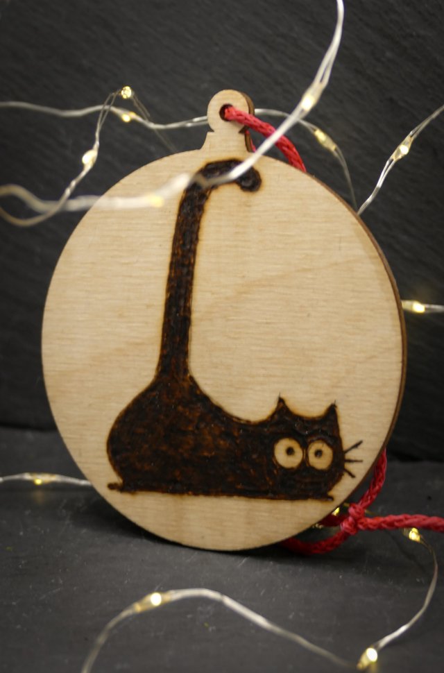 Drewniane wypalane ręcznie bombki - kot 7 - święta, mikołajki, boże narodzenie, prezent, upominek, gwiazdka, zabawne