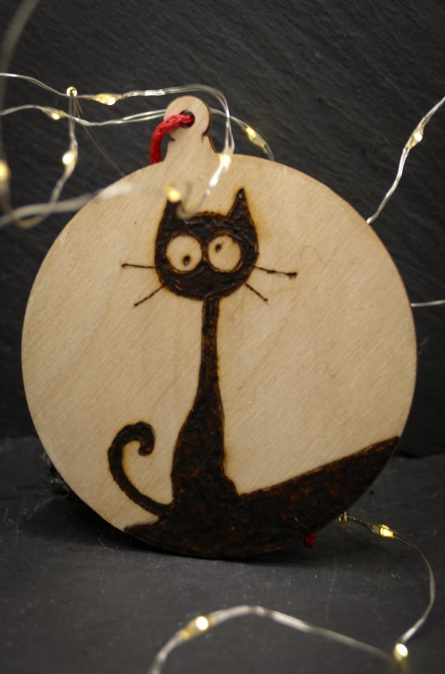 Drewniane wypalane ręcznie bombki - kot 6 - święta, mikołajki, boże narodzenie, prezent, upominek, gwiazdka, zabawne