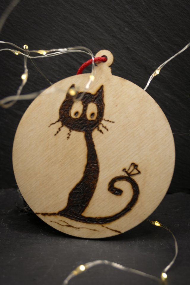 Drewniane wypalane ręcznie bombki - kot 5 - święta, mikołajki, boże narodzenie, prezent, upominek, gwiazdka, zabawne