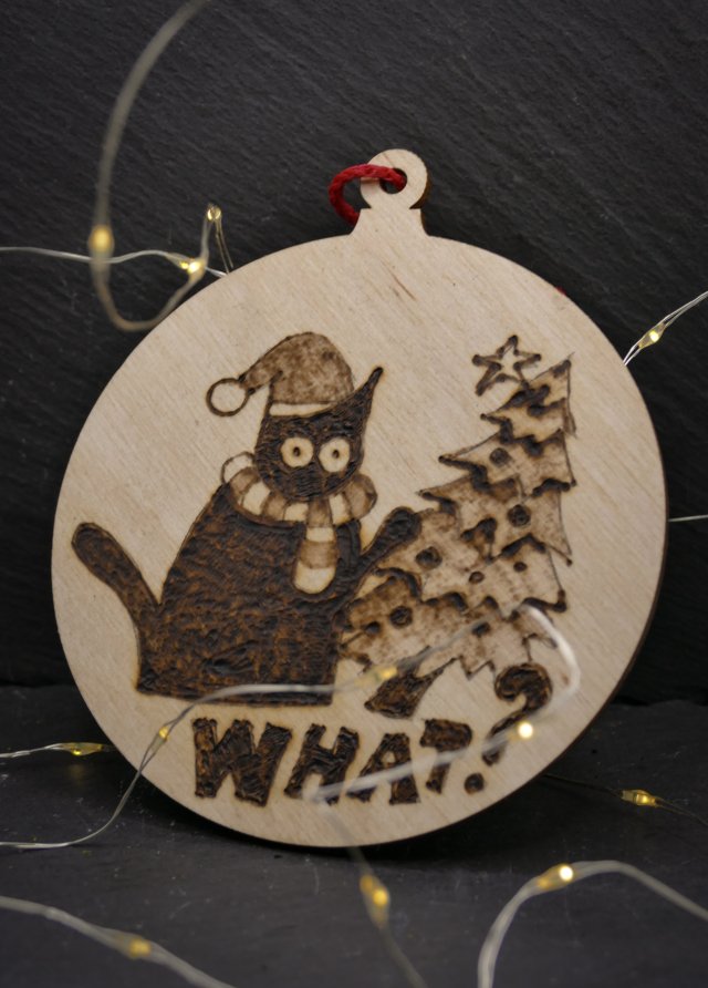 Drewniane wypalane ręcznie bombki - kot 2 - święta, mikołajki, boże narodzenie, prezent, upominek, gwiazdka, zabawne