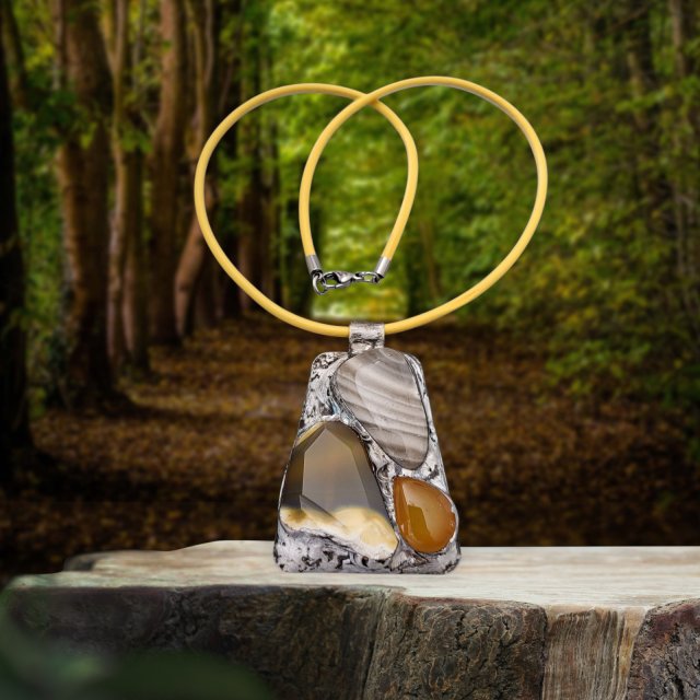 naszyjnik z witrażowym wisiorem HONEY krzemień pasiasty, agat, jadeit