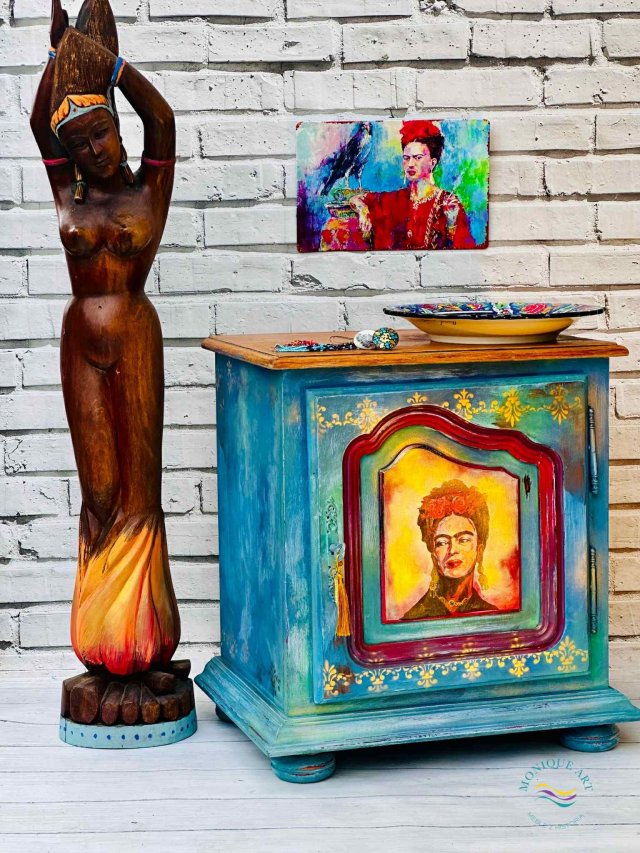 Kolorowa szafka z Fridą Kahlo, szafka nocna, ręcznie malowana