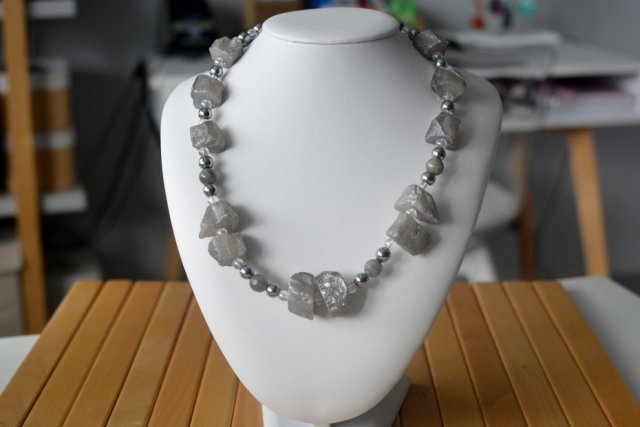 NASZYJNIK GALAXI PLATEROWANY KRYSZTAŁ GÓRSKI, HEMATYT