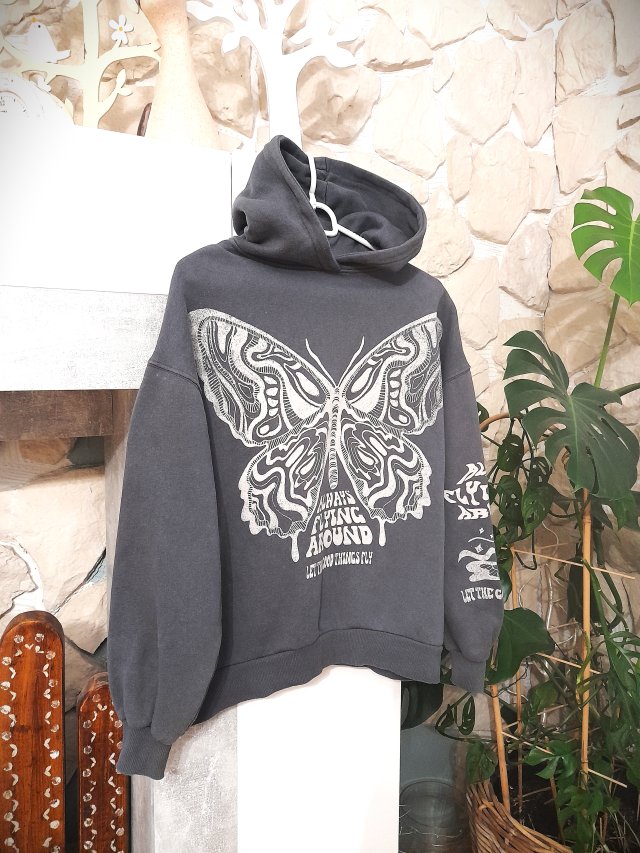 Pull & Bear z motylem M