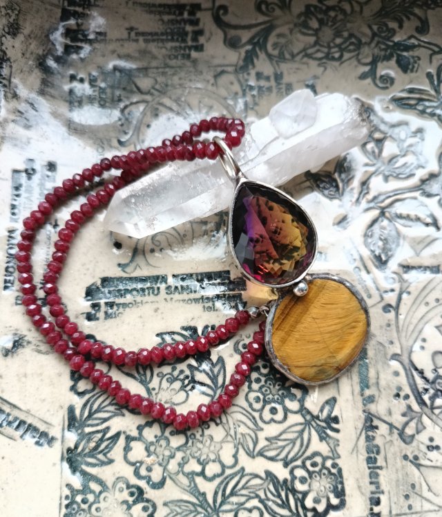 Amulet z ametystem i tygrysim okiem