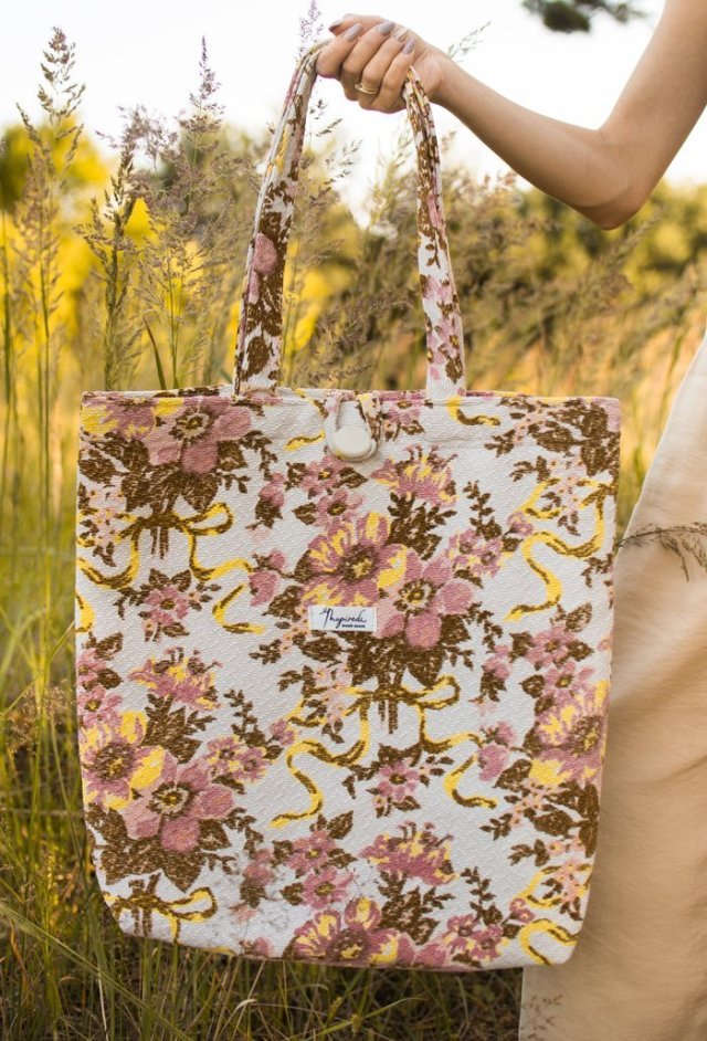 torba w kolorowe kwiaty