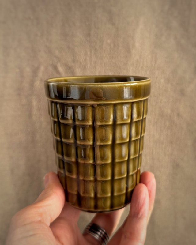 Kubek Irena klasyk PRL w rzadki oliwkowym kolorze