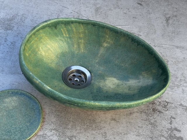 Umywalka ceramiczna do małej łazienki