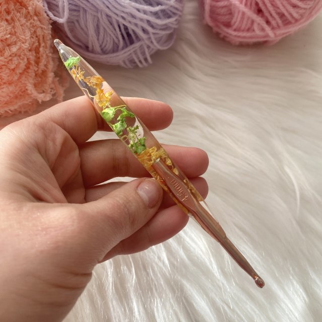 Artystyczne szydełko z suszonymi kwiatami 4,50 mm