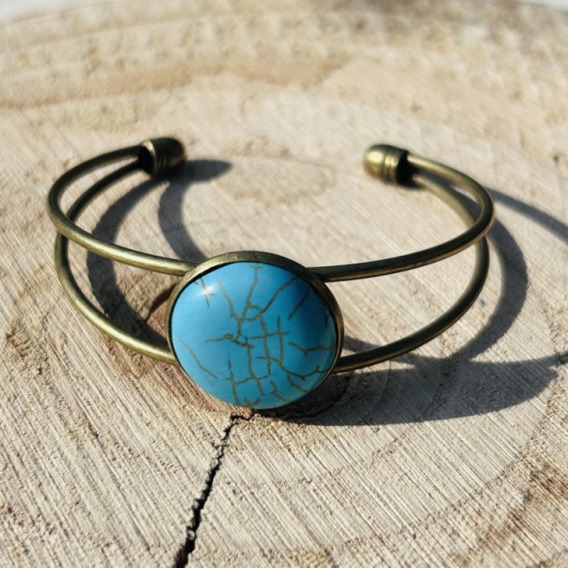 Bransoletka PETRA w kolorze antycznego brązu z howlitem turkusowym – biżuteria handmade