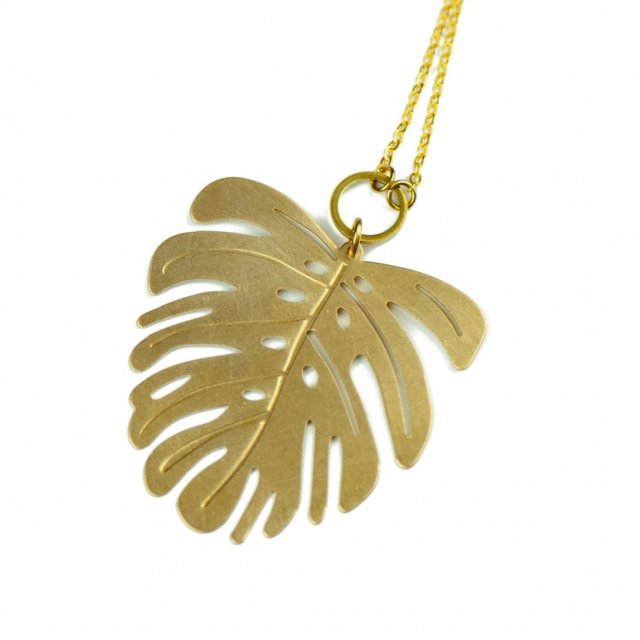 Naszyjnik z dużym liściem monstery Iaso c677