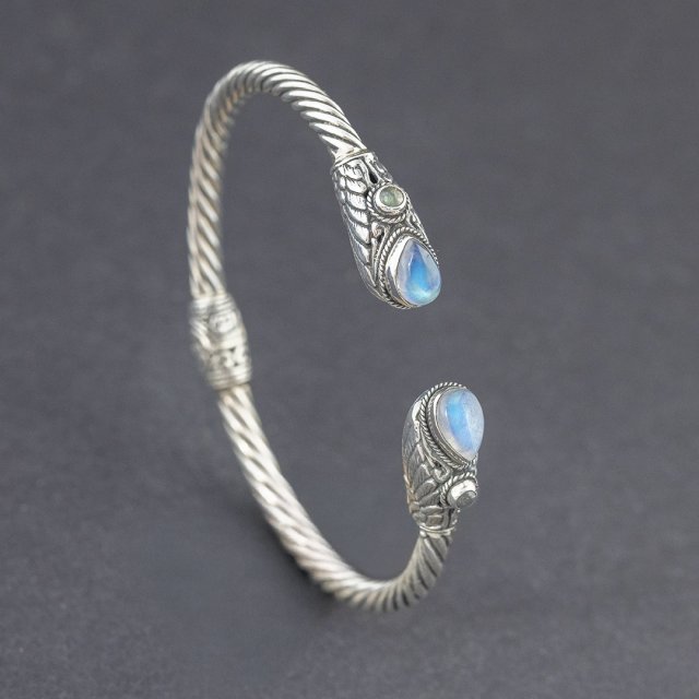 Srebrna bransoletka z kamieniami naturalnymi