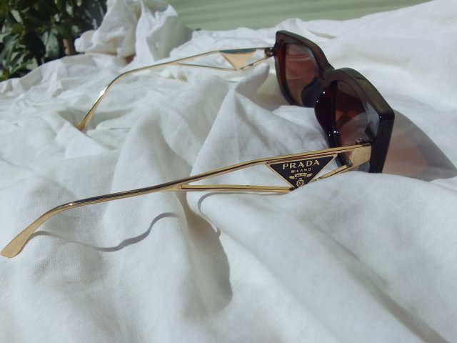 OKULARY PRZECIWSŁONECZNE