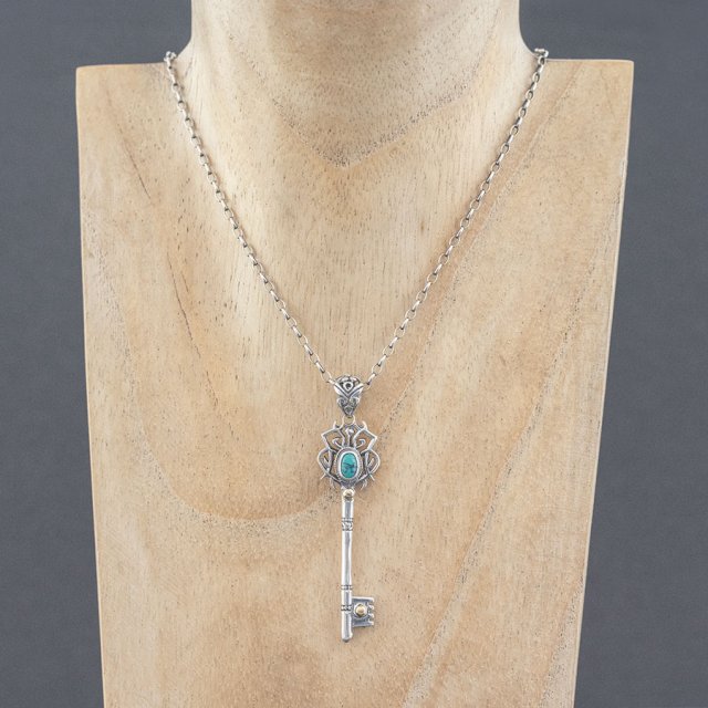 Srebrny kluczyk z turkusem i złotem 18K