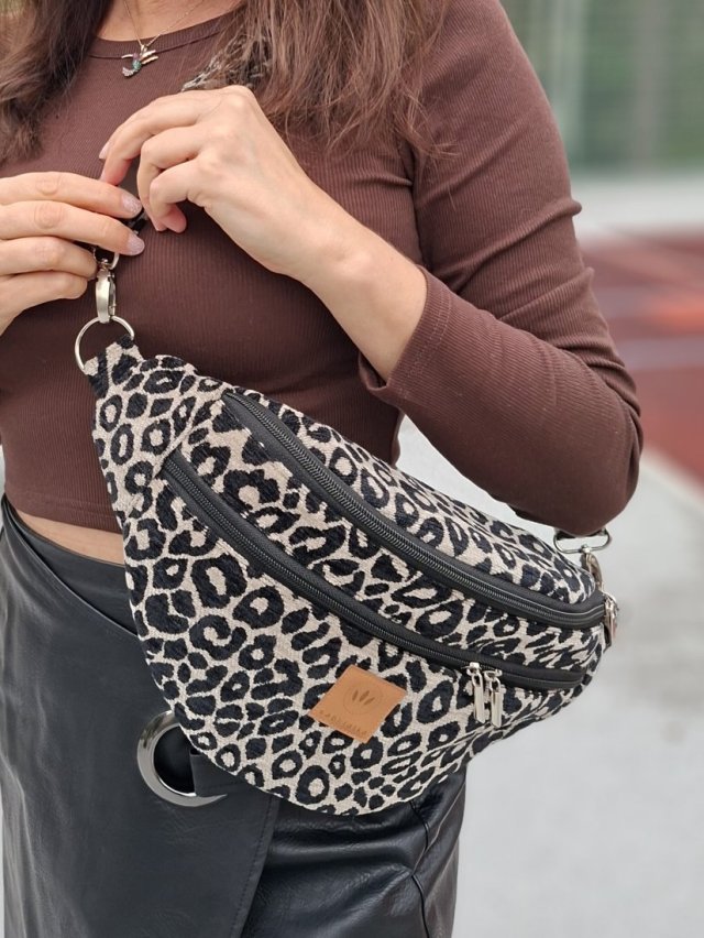 Żakardowa nerka XL w panterkę Beżowa