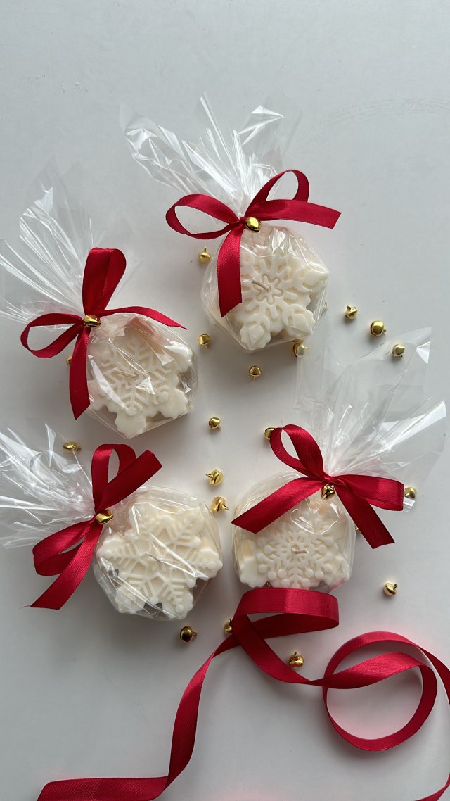 ŚNIEŻYNKA - świeca sojowa, Boże Narodzenie