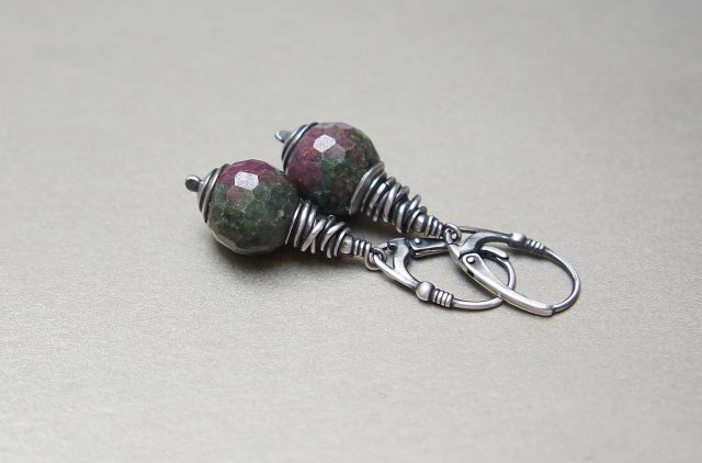 Zoisyt z rubinem vol. 8- kolczyki