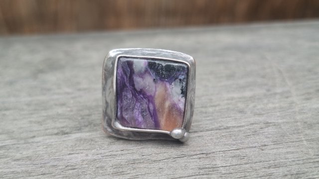 Czaroit - pierścionek regulowany