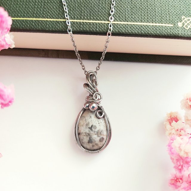 Naszyjnik Jaspis Szary stal chirurgiczna wisiorek handmade wirewrapping