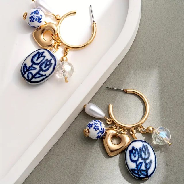 Kolczyki w stylu portugalskim, malowane kwiatki