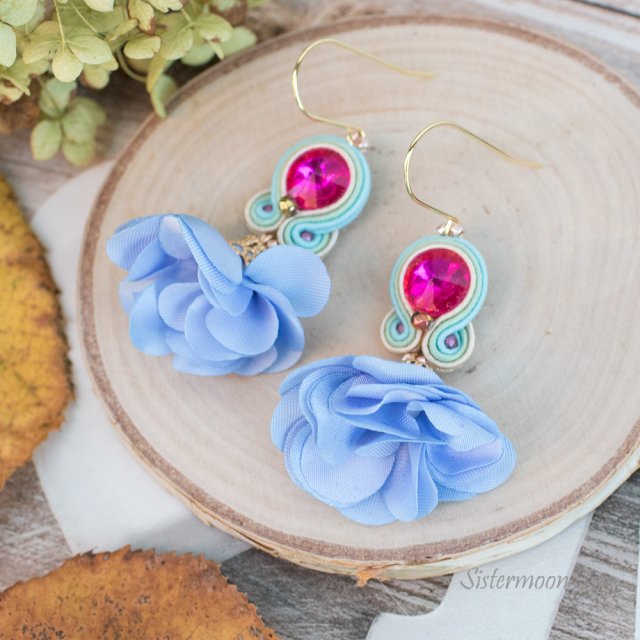 Kolczyki sutasz kwiaty Fuksja i Błękit
