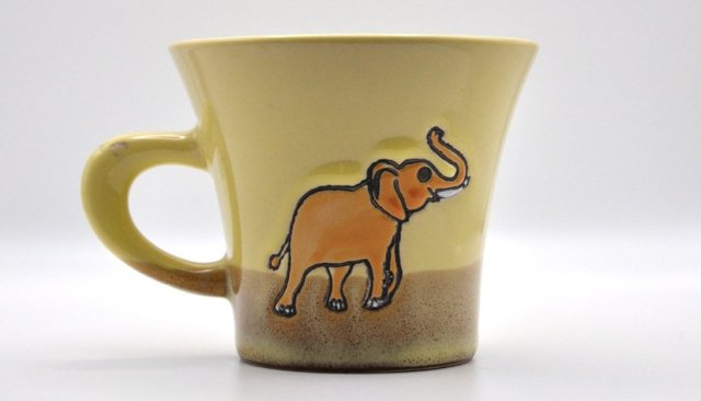 Ceramiczny kubeczek ze słonikiem fikuśny