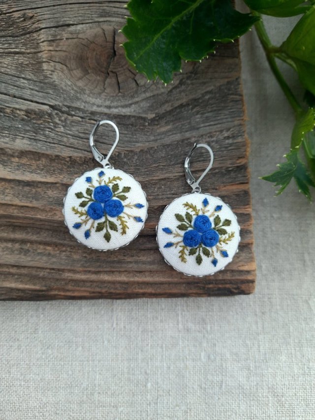 Haftowane kolczyki - niebieskie
