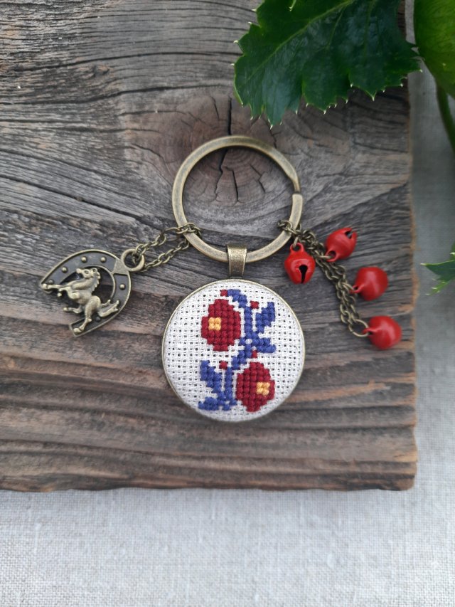 Brelok z haftem łemkowskim